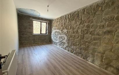 CB LİKA'DAN DOĞA MANZARALI SATILIK LÜKS TAŞ VİLLA