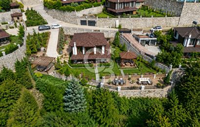 CB LİKA'DAN DOĞA MANZARALI SATILIK LÜKS TAŞ VİLLA