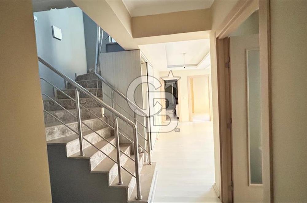 İzmir, Küçük Çiğli'de 3+2 Teraslı Çatı Dubleks