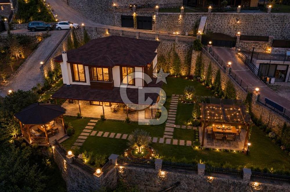 CB LİKA'DAN DOĞA MANZARALI SATILIK LÜKS TAŞ VİLLA
