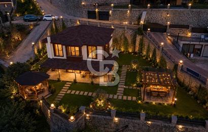 CB LİKA'DAN DOĞA MANZARALI SATILIK LÜKS TAŞ VİLLA