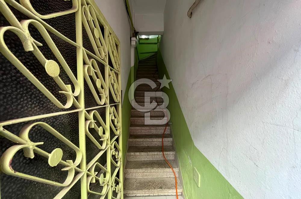 İZMİT ÇARŞI MERKEZ HALKEVİNDE KİRALIK 1+1 ARA KAT DAİRE