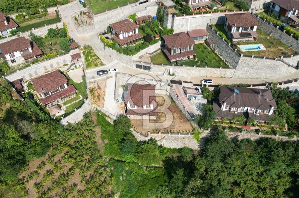 CB LİKA'DAN DOĞA MANZARALI SATILIK LÜKS TAŞ VİLLA