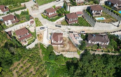 CB LİKA'DAN DOĞA MANZARALI SATILIK LÜKS TAŞ VİLLA