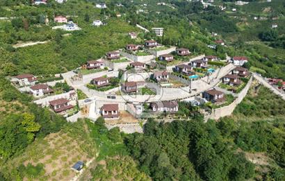 CB LİKA'DAN DOĞA MANZARALI SATILIK LÜKS TAŞ VİLLA