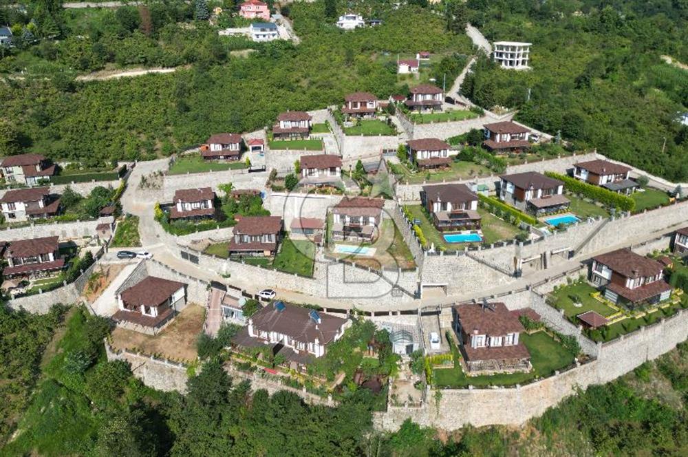 CB LİKA'DAN DOĞA MANZARALI SATILIK LÜKS TAŞ VİLLA