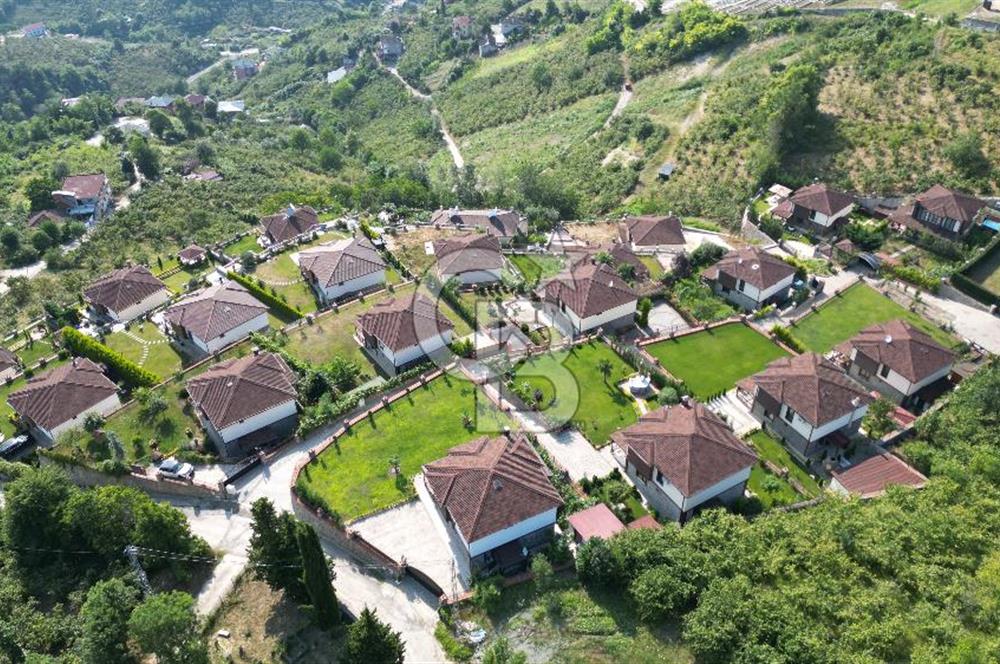 CB LİKA'DAN DOĞA MANZARALI SATILIK LÜKS TAŞ VİLLA