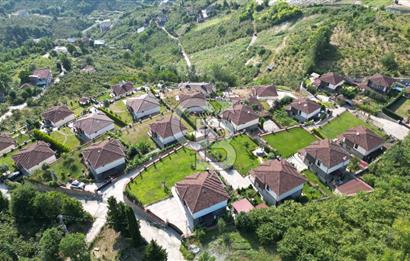 CB LİKA'DAN DOĞA MANZARALI SATILIK LÜKS TAŞ VİLLA
