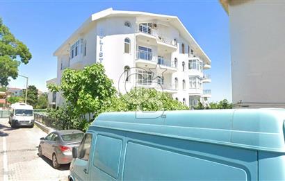 Avcılar Sahilde 2+1 Denize Sıfır Deniz Manzaralı Geniş Daire
