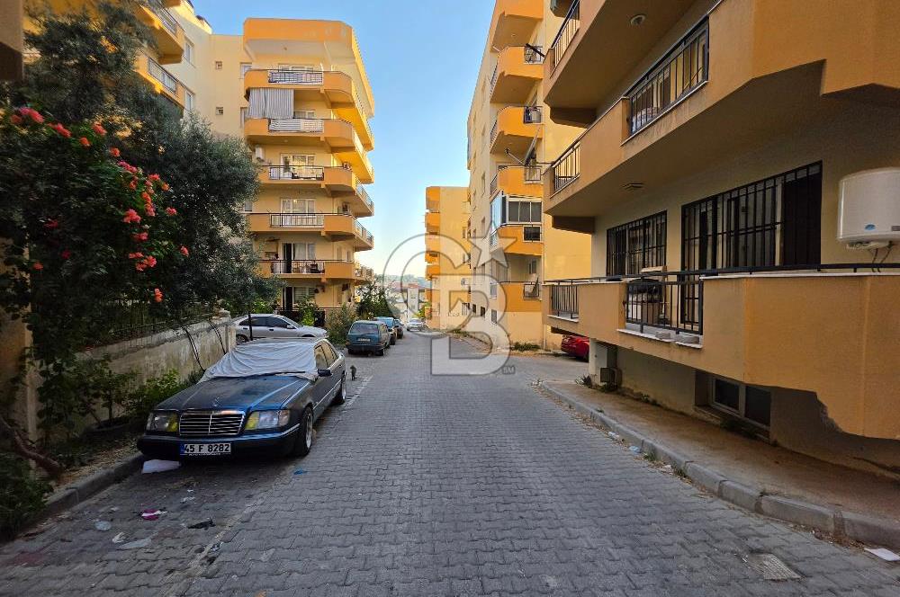 Kuşadası İkiçeşmelik Site İçinde Satılık 2+1 Daire