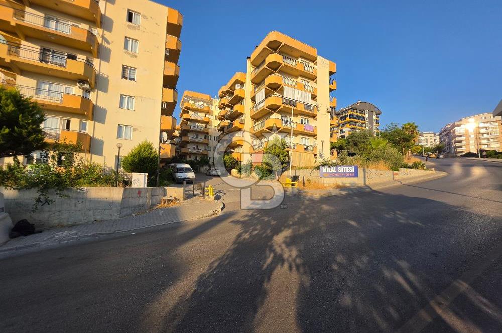 Kuşadası İkiçeşmelik Site İçinde Satılık 2+1 Daire