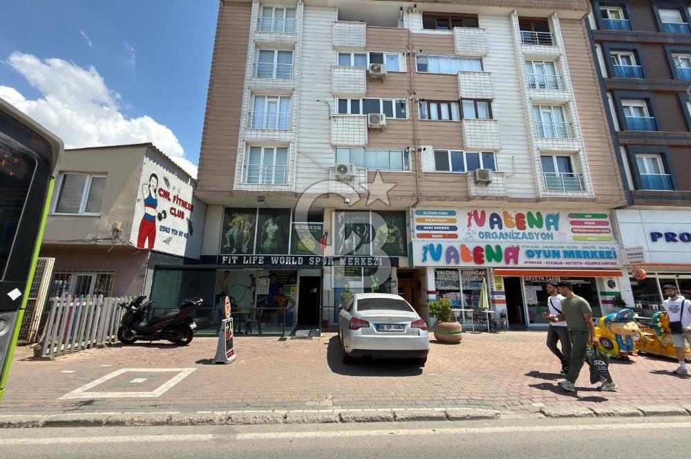 ÇAYIROVA FATİH CADDESİ'NDE 500 M2 3 KATLI SATILIK MAĞAZA