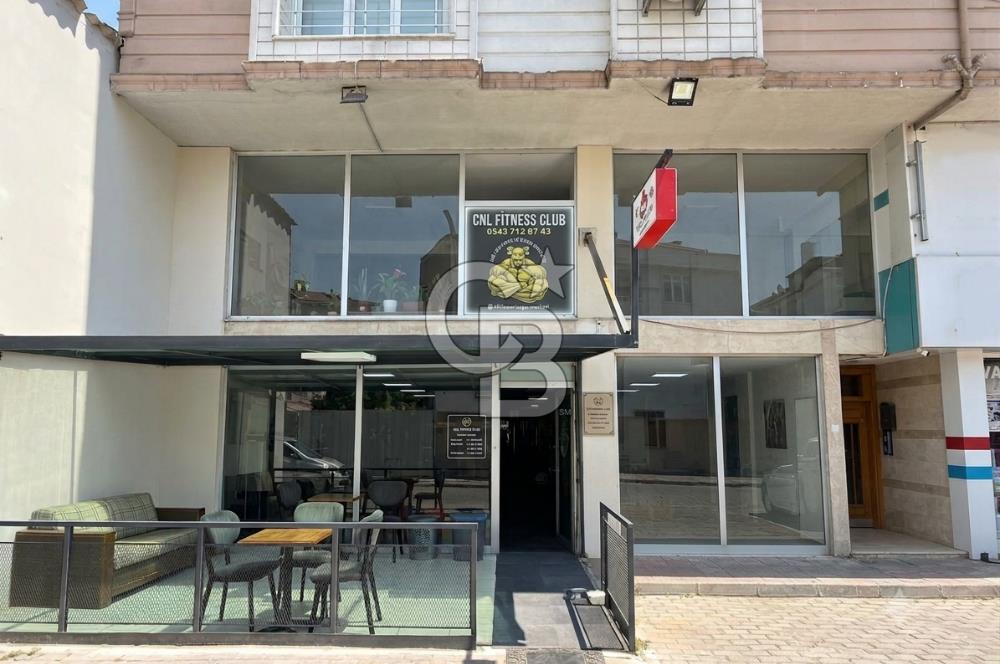 ÇAYIROVA FATİH CADDESİ'NDE 500 M2 3 KATLI SATILIK MAĞAZA