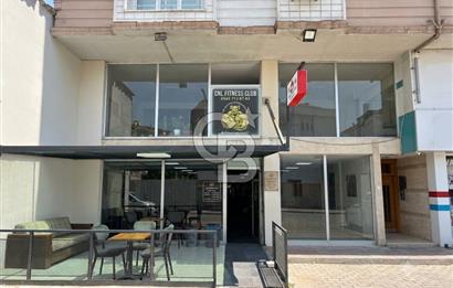 ÇAYIROVA FATİH CADDESİ'NDE 500 M2 3 KATLI SATILIK MAĞAZA