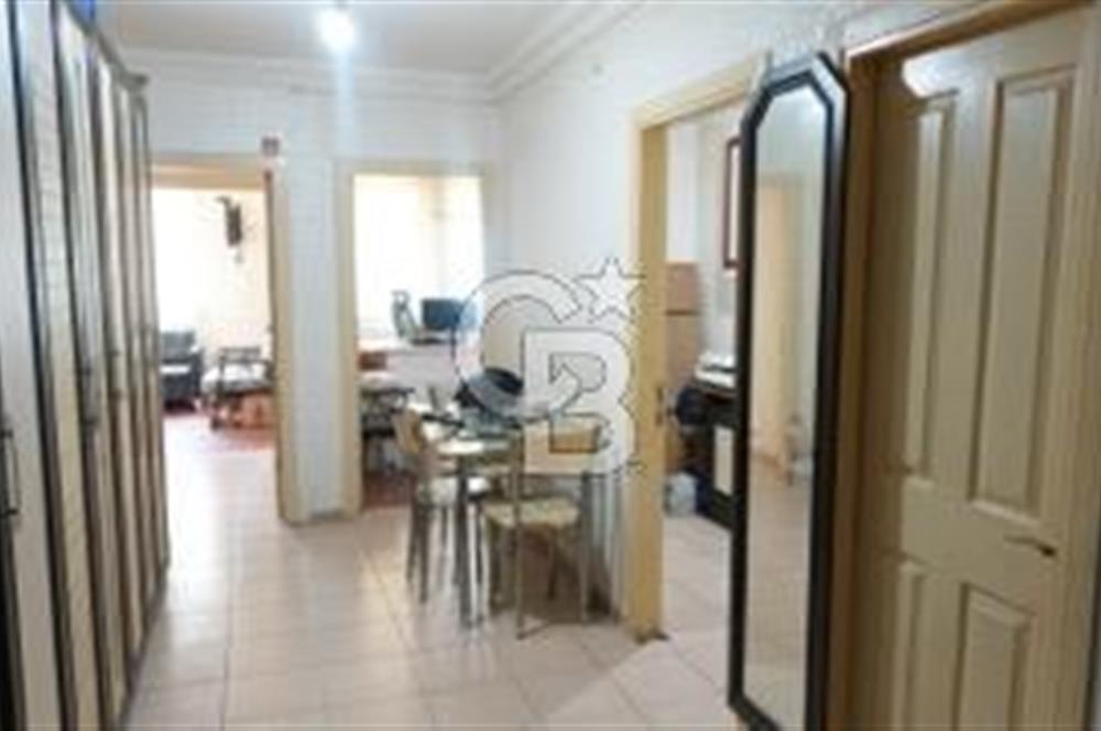 tahıl pazarında markantalyanın karşısında satılık ofis