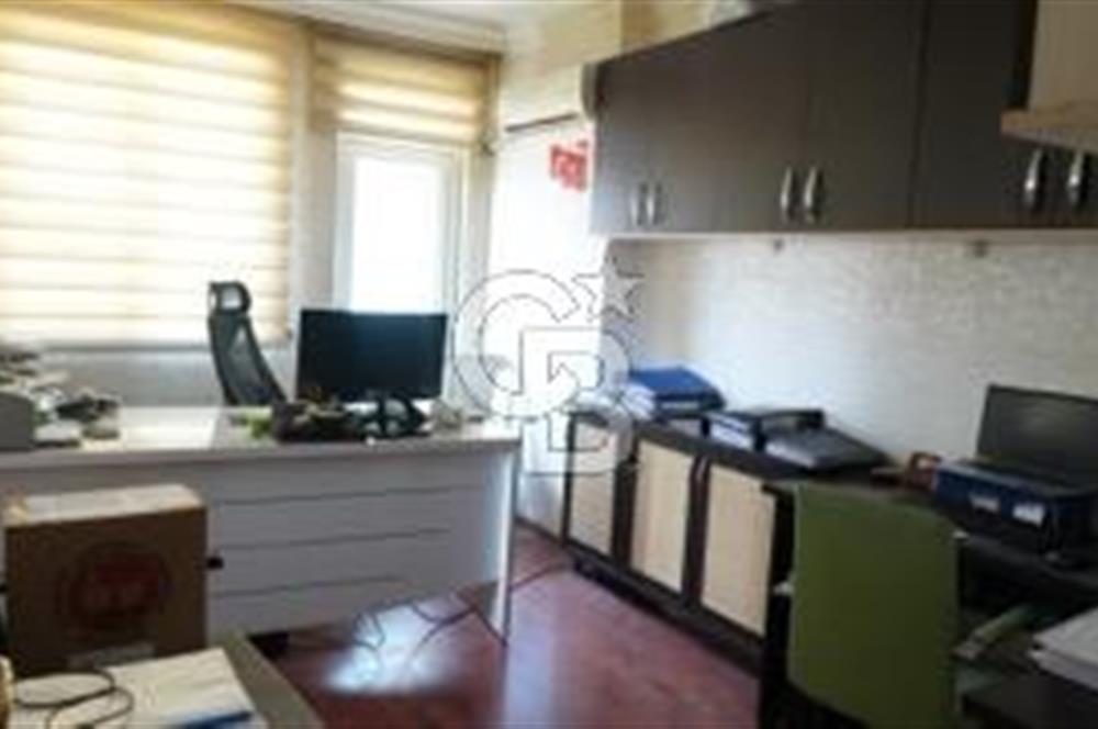 tahıl pazarında markantalyanın karşısında satılık ofis