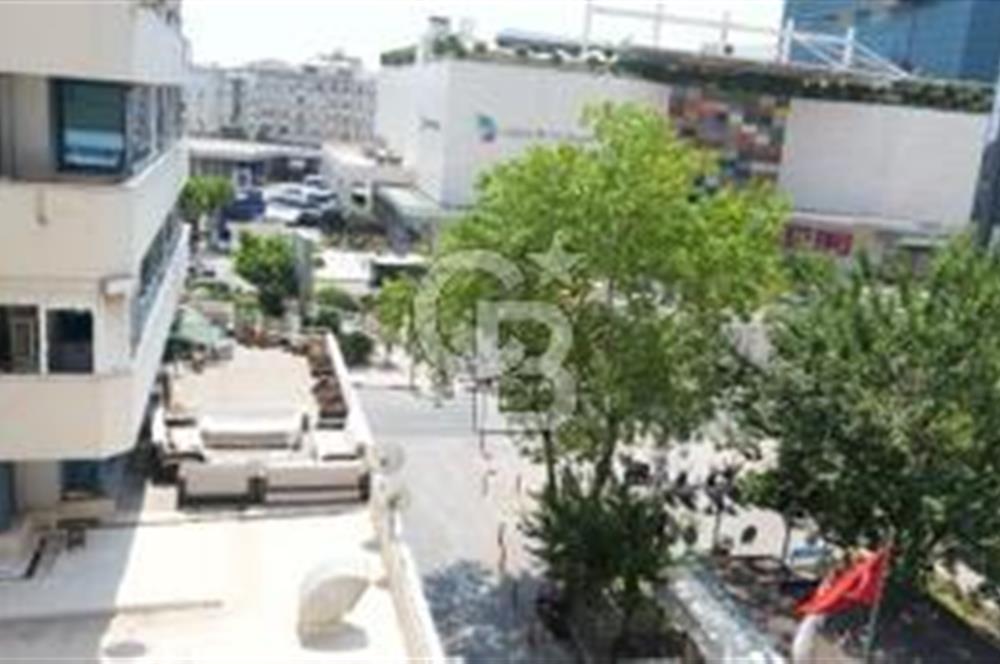 tahıl pazarında markantalyanın karşısında satılık ofis