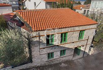 URLA SANAT SOKAĞINDA RENOVE EDİLMİŞ SATILIK TAŞ EV - 1 - 365560
