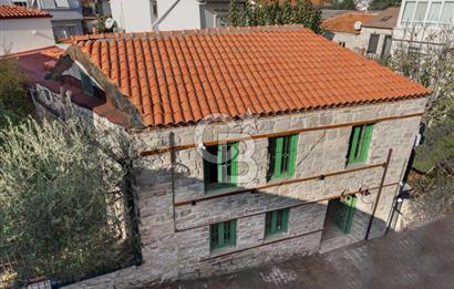URLA SANAT SOKAĞINDA RENOVE EDİLMİŞ SATILIK TAŞ EV