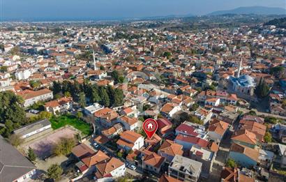 URLA SANAT SOKAĞINDA RENOVE EDİLMİŞ SATILIK TAŞ EV