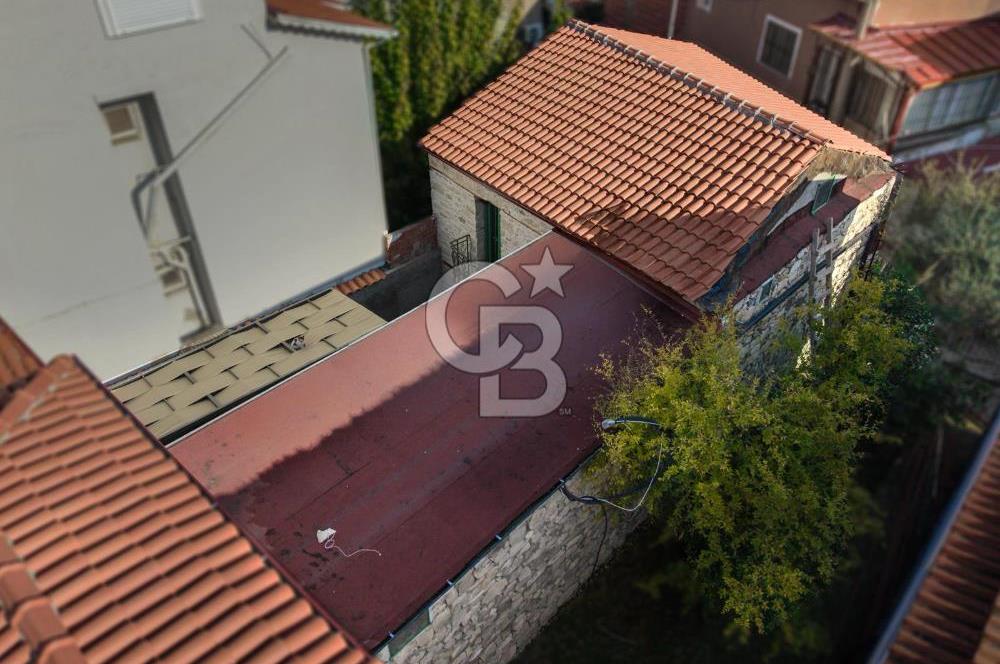 URLA SANAT SOKAĞINDA RENOVE EDİLMİŞ SATILIK TAŞ EV