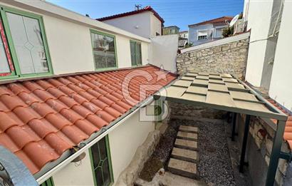 URLA SANAT SOKAĞINDA RENOVE EDİLMİŞ SATILIK TAŞ EV