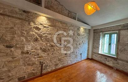 URLA SANAT SOKAĞINDA RENOVE EDİLMİŞ SATILIK TAŞ EV