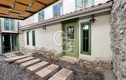 URLA SANAT SOKAĞINDA RENOVE EDİLMİŞ SATILIK TAŞ EV