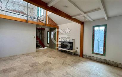 URLA SANAT SOKAĞINDA RENOVE EDİLMİŞ SATILIK TAŞ EV