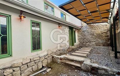URLA SANAT SOKAĞINDA RENOVE EDİLMİŞ SATILIK TAŞ EV