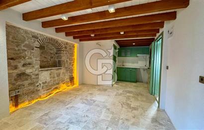 URLA SANAT SOKAĞINDA RENOVE EDİLMİŞ SATILIK TAŞ EV