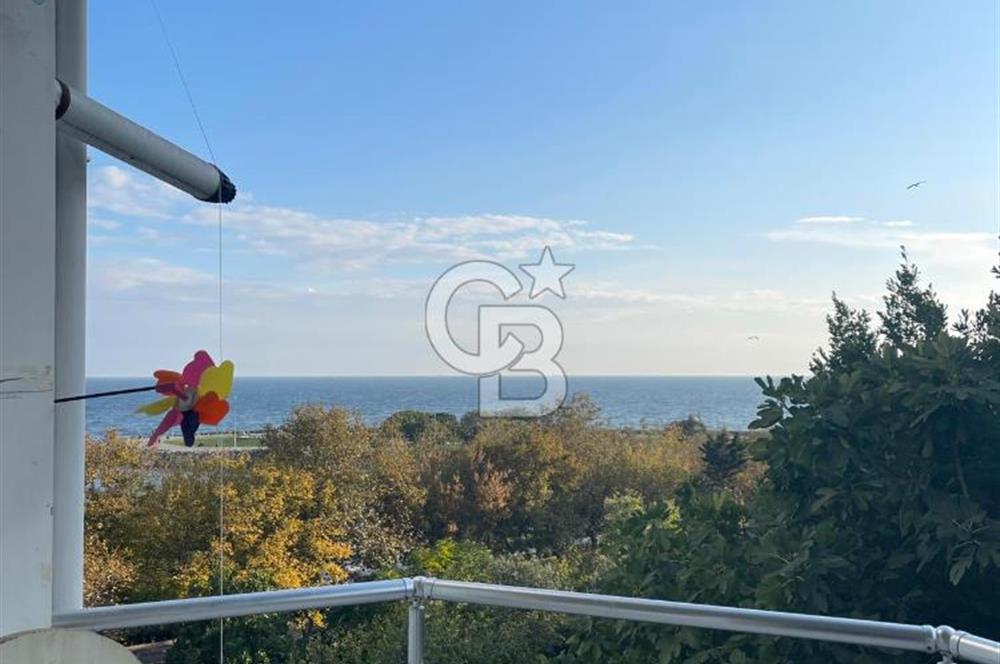 Avcılar Sahilde 2+1 Denize Sıfır Deniz Manzaralı Geniş Daire
