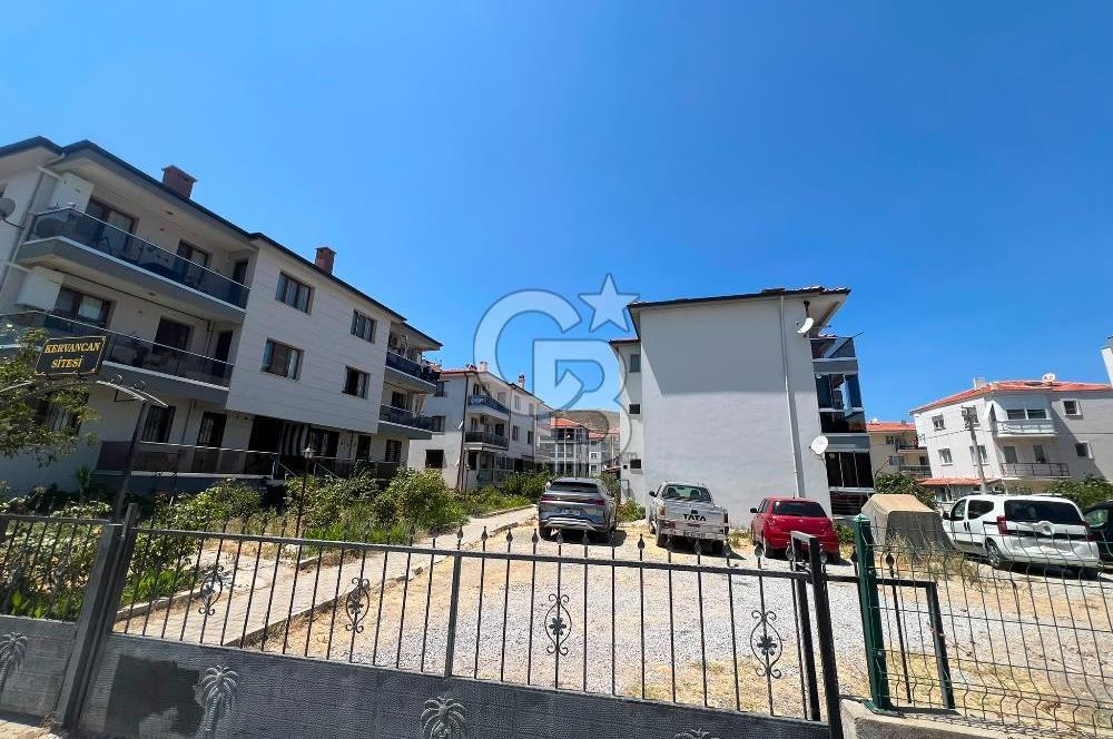 Yenifoça Site İçerisinde Eşyalı Kiralık 2+1 Daire