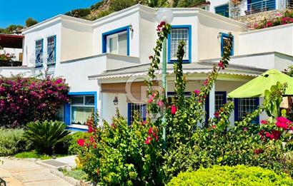 BODRUM GÜMÜŞLÜK KARDAK EVLERİ' nde DENİZ MANZARALI 3+1 VİLLA