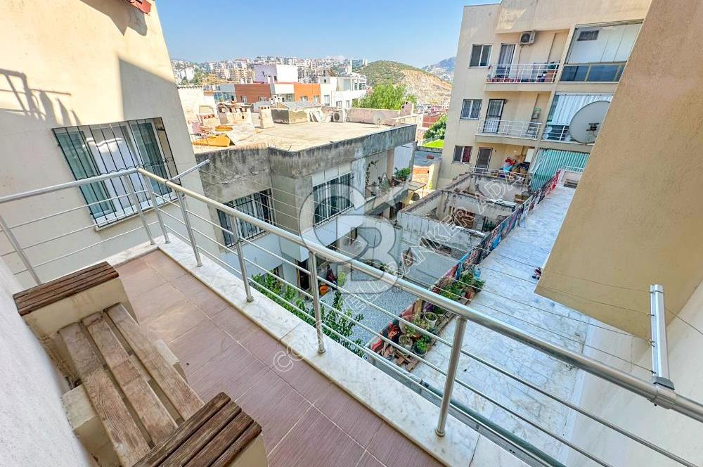 KUŞADASI MERKEZDE ARAKAT 2+1 TEMİZ DAİRE