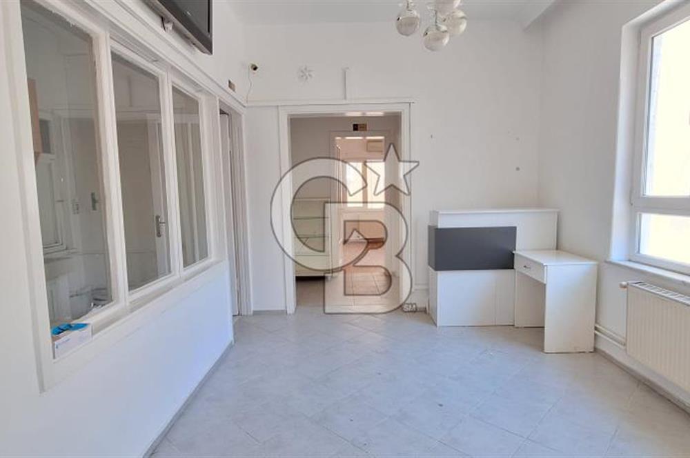 ÇANAKKALE KEMALPAŞADA KISMİ EŞYALI 2+1 KİRALIK OFİS