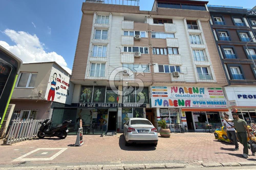 ÇAYIROVA FATİH CADDESİ'NDE 500 M2 3 KATLI SATILIK MAĞAZA