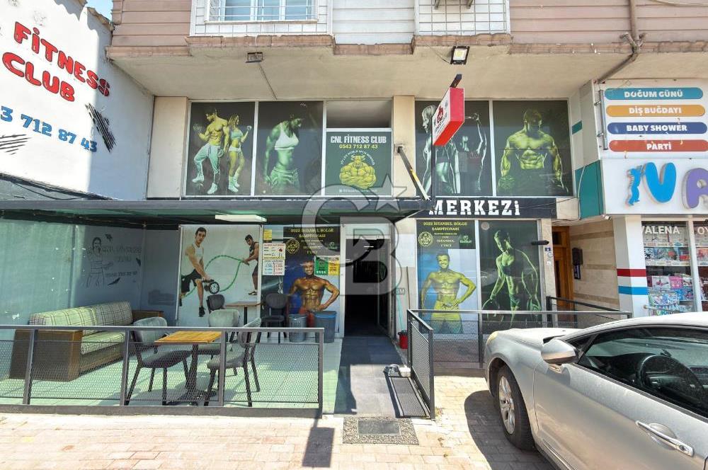 ÇAYIROVA FATİH CADDESİ'NDE 500 M2 3 KATLI SATILIK MAĞAZA