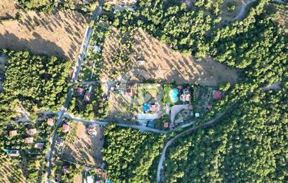 Urla Çeşmealtında 3.813 m² İçinde Deniz Manzaralı Villa Satılık