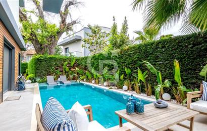 Güzelbahçe Yelki'de Site İçinde Havuzlu Lüks Villa Satılık