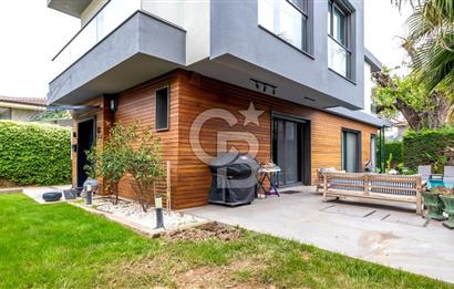 Güzelbahçe Yelki'de Site İçinde Havuzlu Lüks Villa Satılık