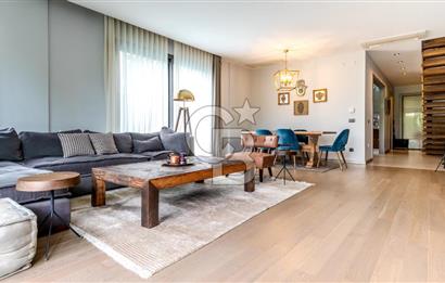 Güzelbahçe Yelki'de Site İçinde Havuzlu Lüks Villa Satılık