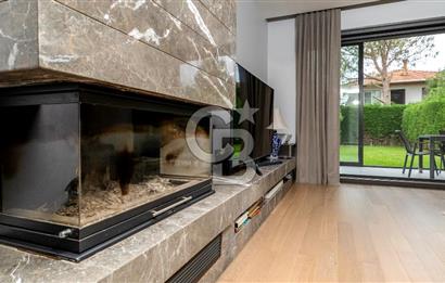 Güzelbahçe Yelki'de Site İçinde Havuzlu Lüks Villa Satılık