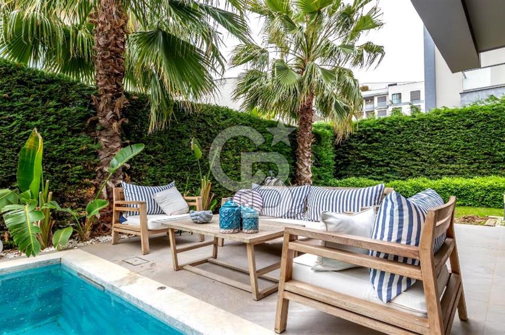 Güzelbahçe Yelki'de Site İçinde Havuzlu Lüks Villa Satılık