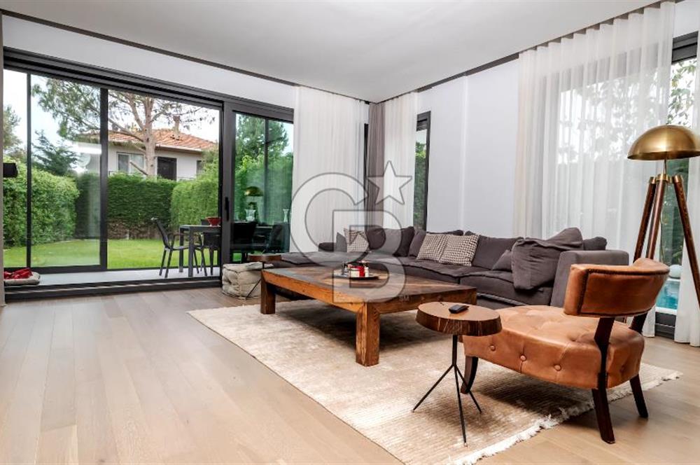 Güzelbahçe Yelki'de Site İçinde Havuzlu Lüks Villa Satılık