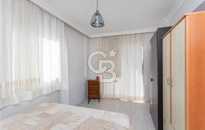 Yenifoça Gencelli'de Satılık Bahçeli 4+1 Tripleks Villa