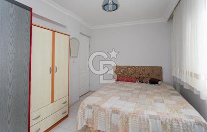 Yenifoça Gencelli'de Satılık Bahçeli 4+1 Tripleks Villa