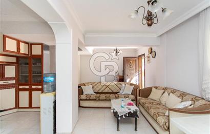 Yenifoça Gencelli'de Satılık Bahçeli 4+1 Tripleks Villa
