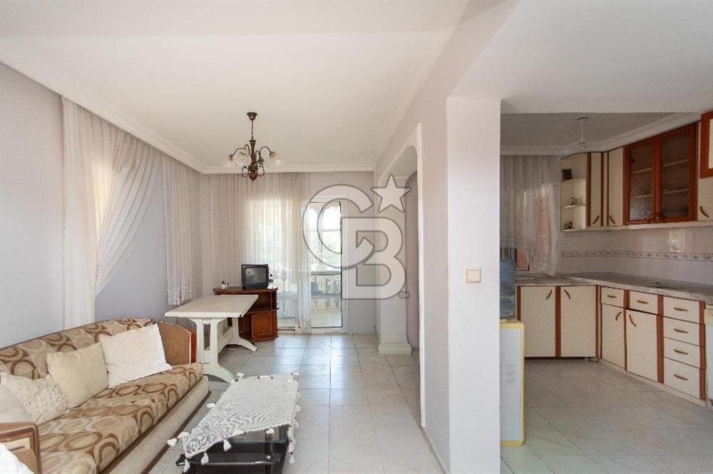 Yenifoça Gencelli'de Satılık Bahçeli 4+1 Tripleks Villa