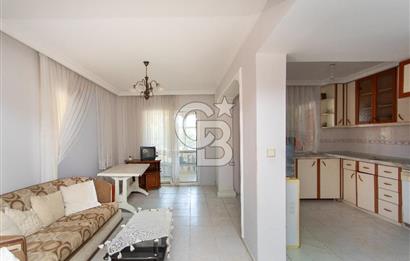 Yenifoça Gencelli'de Satılık Bahçeli 4+1 Tripleks Villa